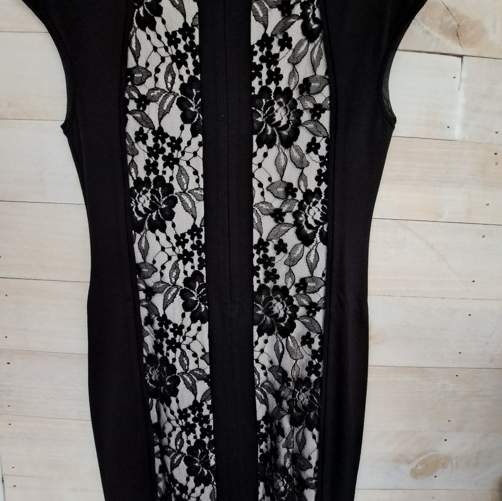 Dress - Picture 3 of 3